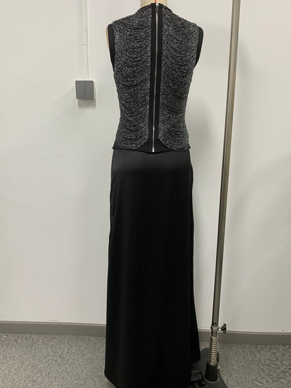 Black Metallic Fringe Top & Satin Maxi Skirt 2-Piece Evening Set - Picture 4 of 6